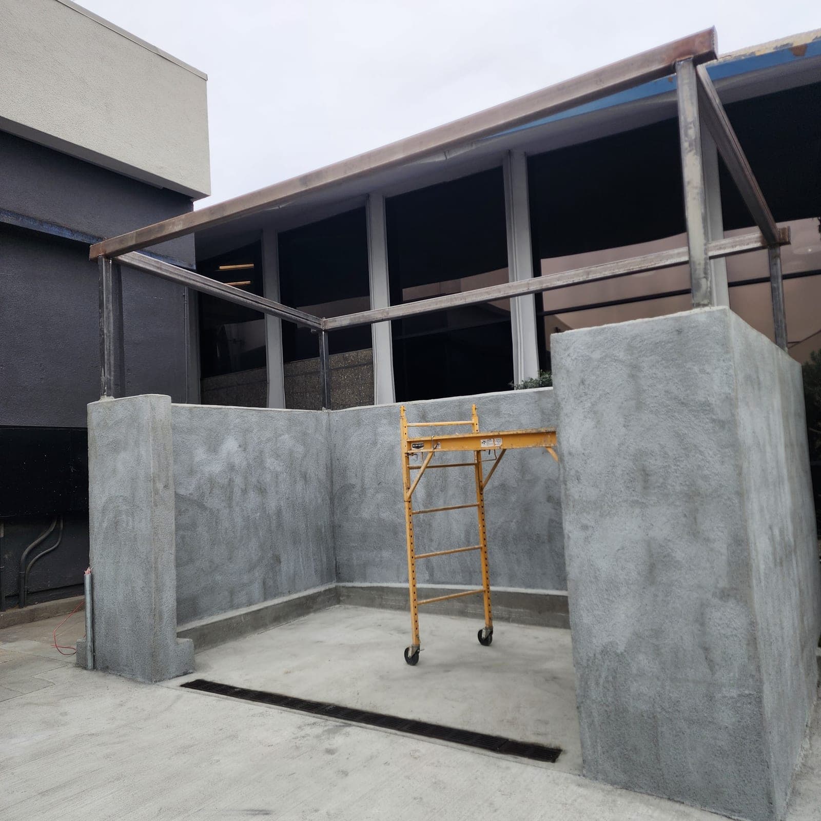 Manhattan Beach Commercial Mall Trash Enclosure (2026) - Image 10